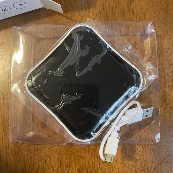 USB Compatible Power Bank for Digital Products - Picture 3 of 4